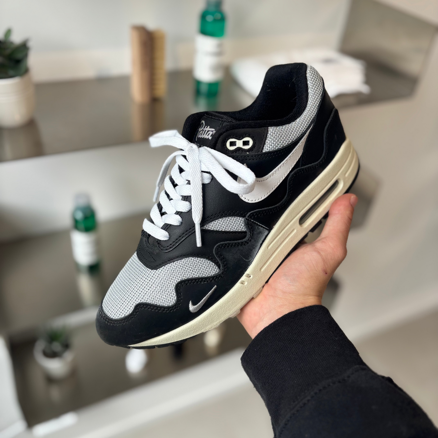Universal sneaker laces